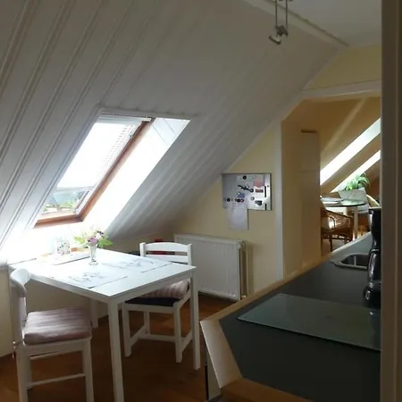 Gemutlich Unterm Dach In Ostseenahe *